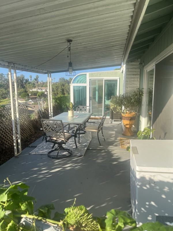 730 Lonsdale Ln - Photo 3 of 13