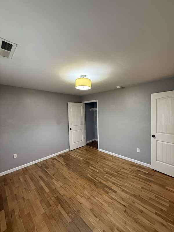 1325 Garrison Ave - Photo 2 of 8