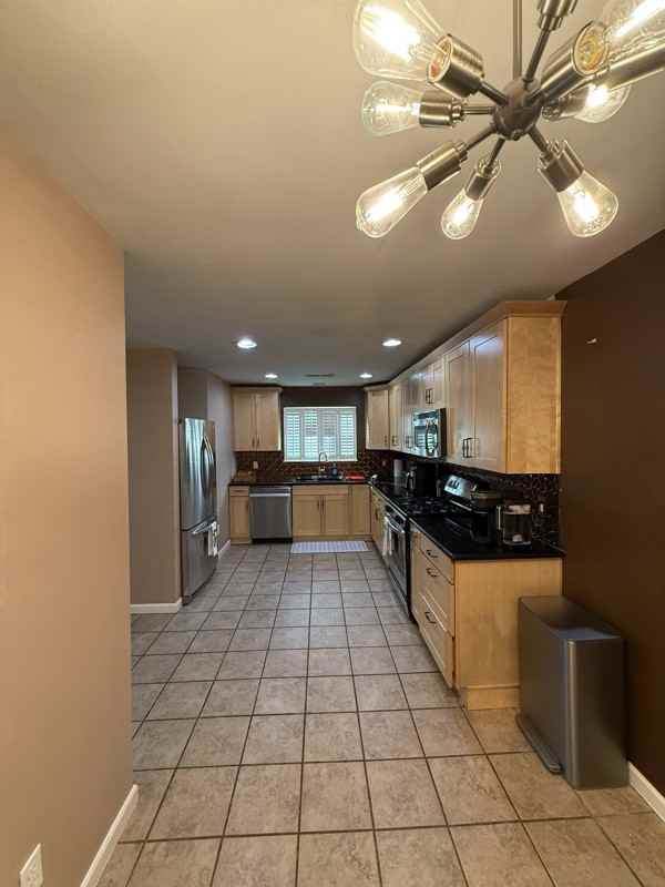 1325 Garrison Ave - Photo 5 of 8