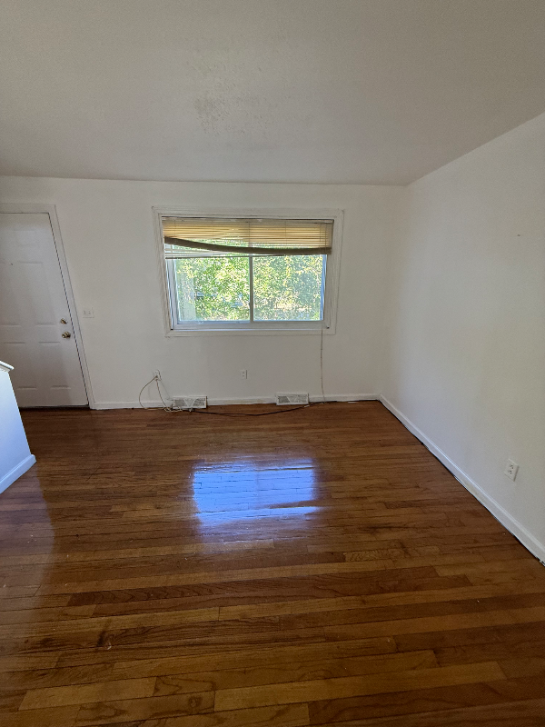 161 Martin St #8 - Photo 2 of 9