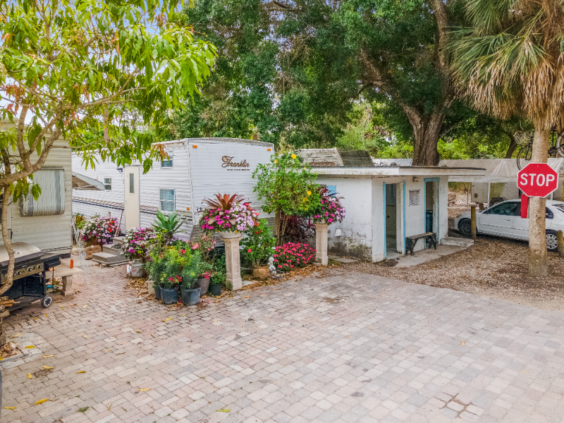 27881 New York St #6A - Photo 2 of 6