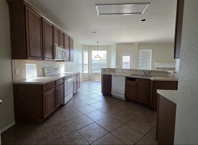 4533 Indian Rock Dr - Photo 4 of 19