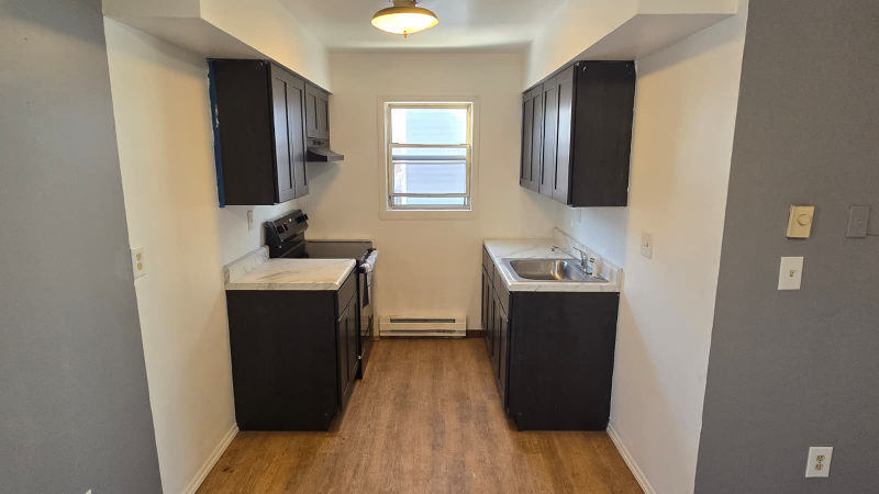 384 S 6th St #2A - Photo 2 of 11