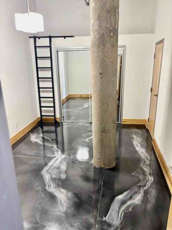 2201 Locust St - Photo 3 of 6