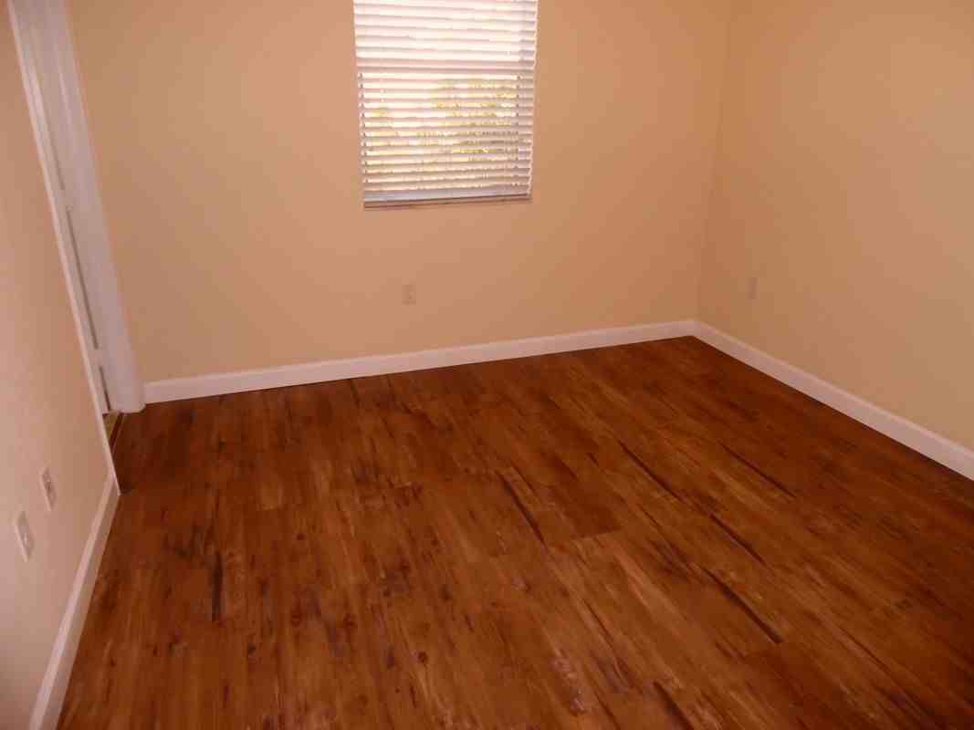 142 Se 28th Ter - Photo 4 of 6