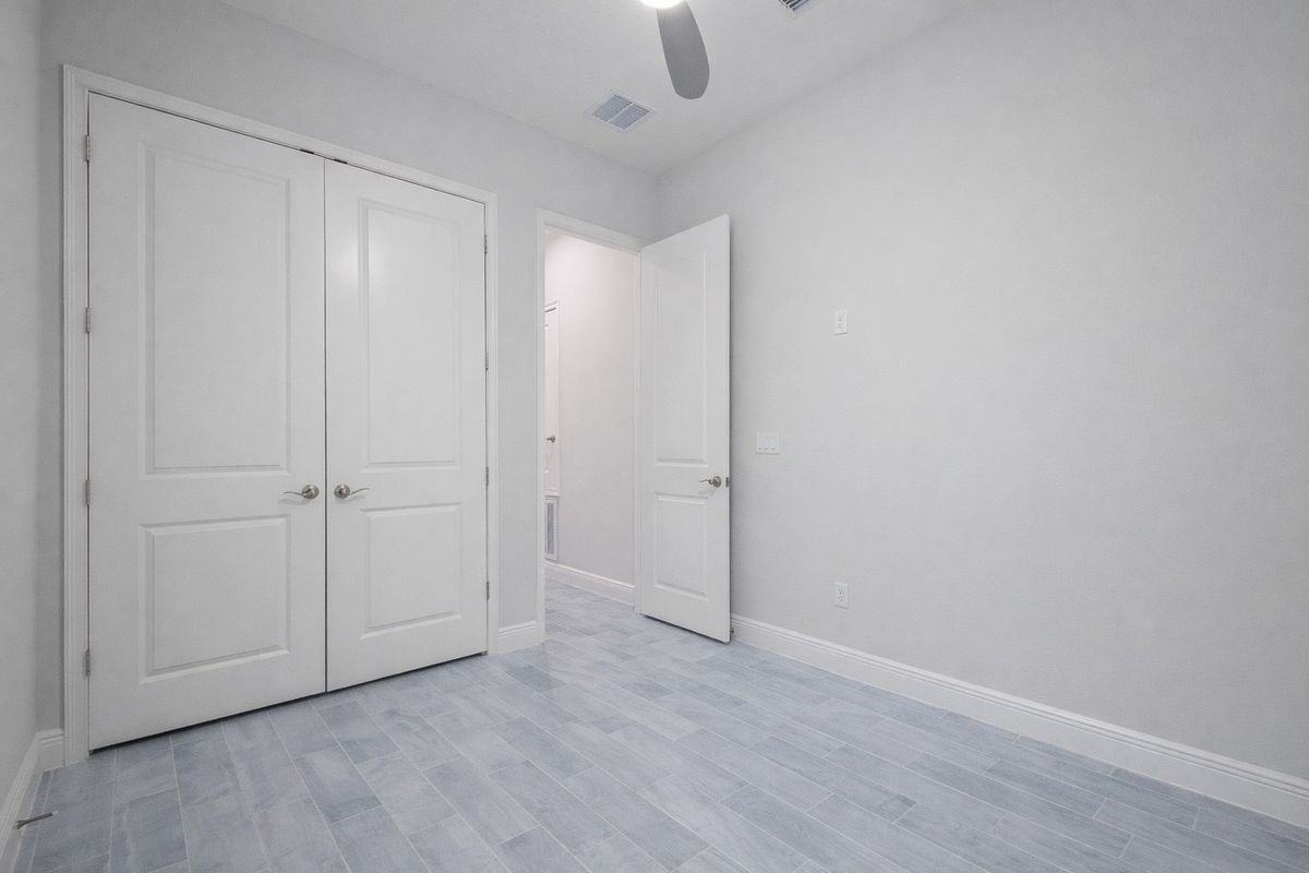 6670 Bridgman St - Photo 7 of 12