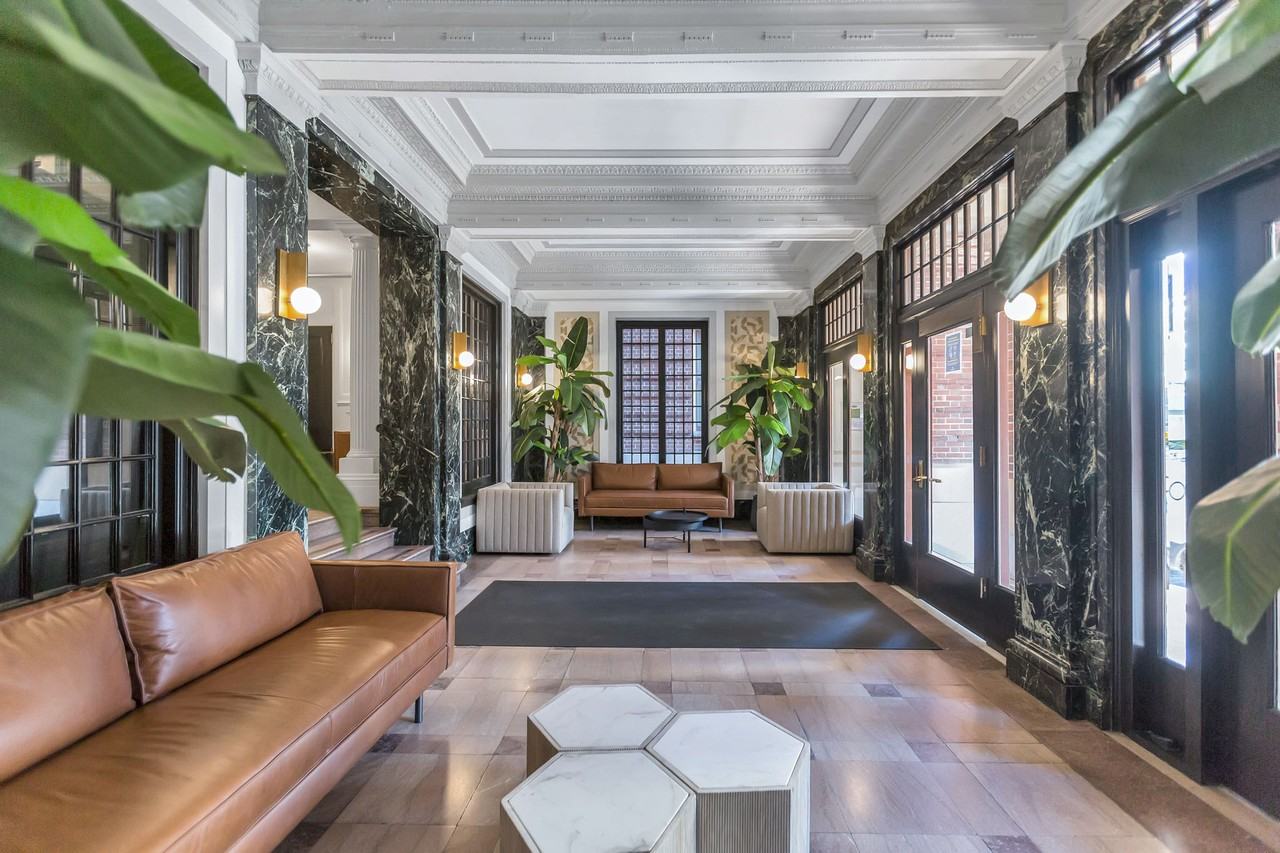 1369 Hyde - Photo 3 of 4