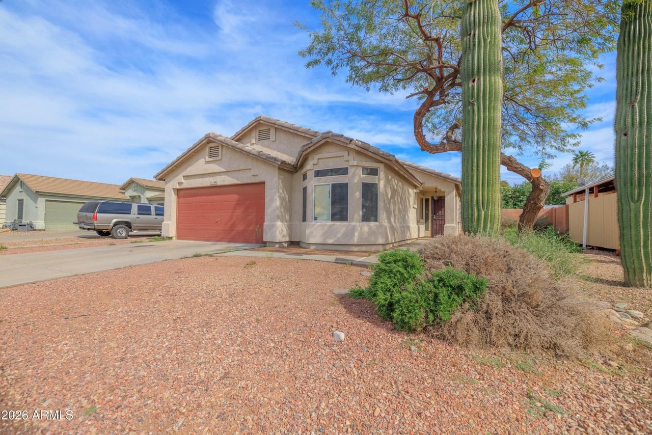 1401 S 80th St - Photo 3 of 39