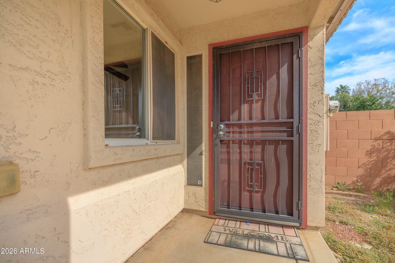 1401 S 80th St - Photo 5 of 39