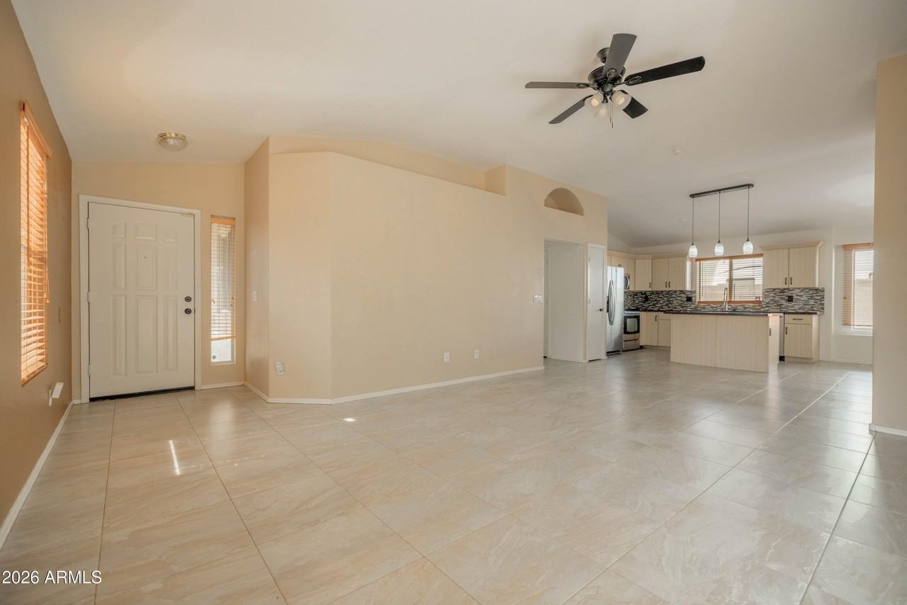 1401 S 80th St - Photo 6 of 39