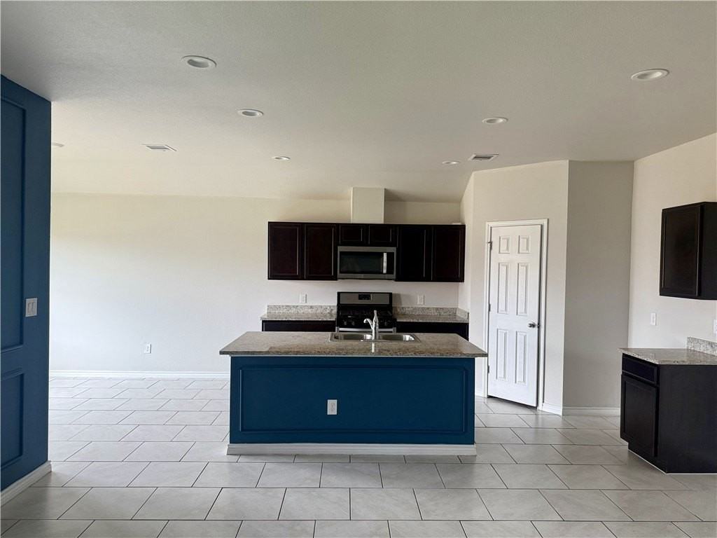 3910 Targaryen Way - Photo 3 of 18