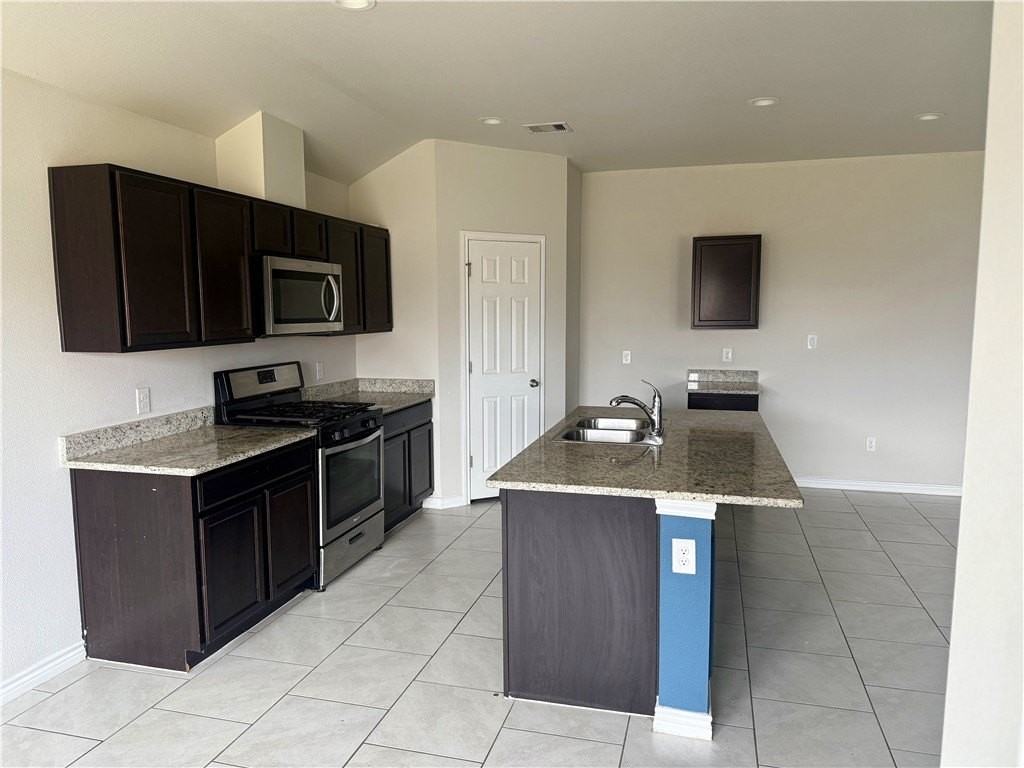 3910 Targaryen Way - Photo 4 of 18