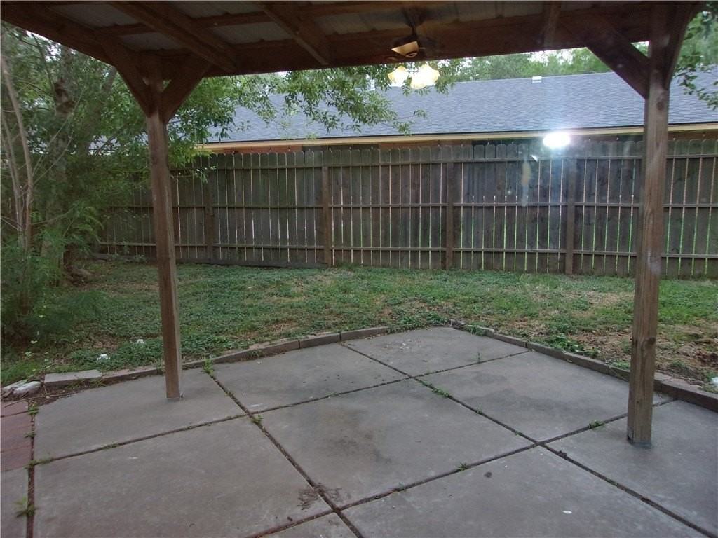 438 Poenisch Dr - Photo 5 of 15