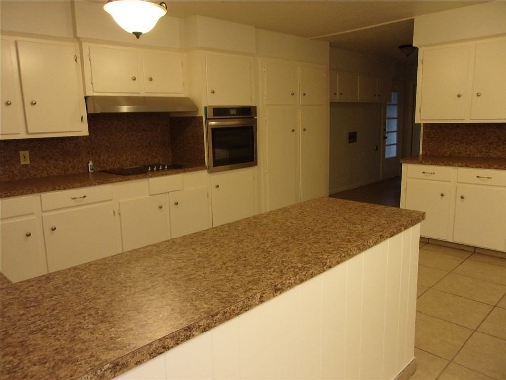 438 Poenisch Dr - Photo 7 of 15