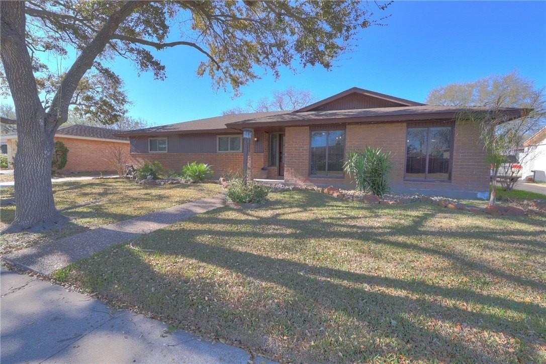 5209 Bromley Dr - Photo 2 of 31