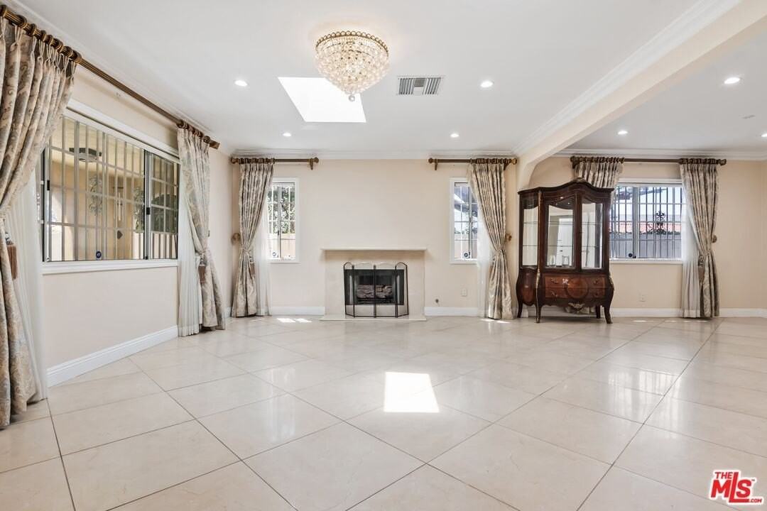 2151 Glendon Ave - Photo 7 of 33