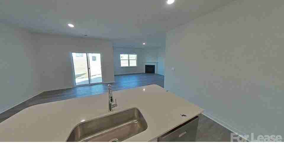 1421 6th St Ne - Photo 7 of 11