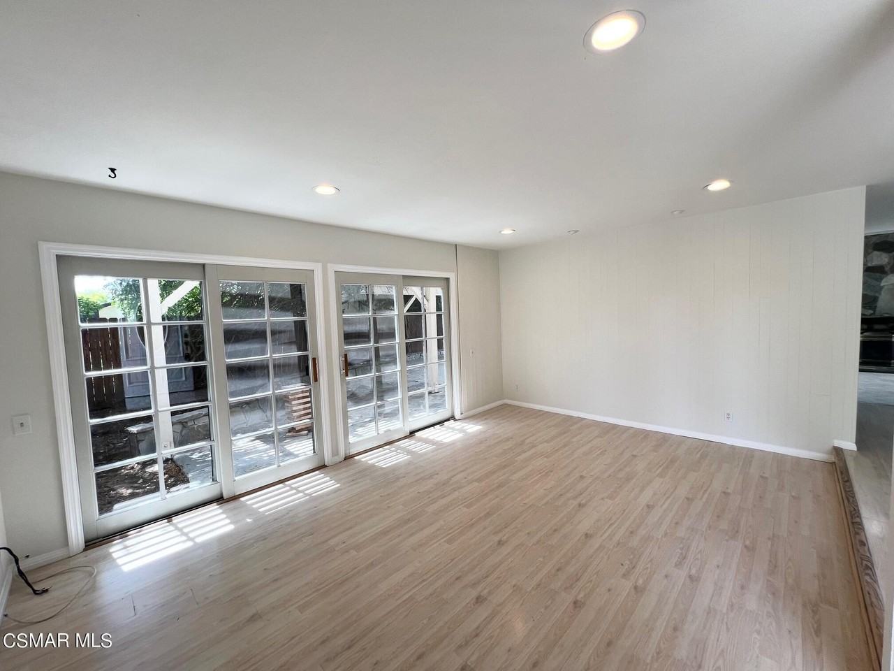 3077 Saddleback Ct - Photo 4 of 21