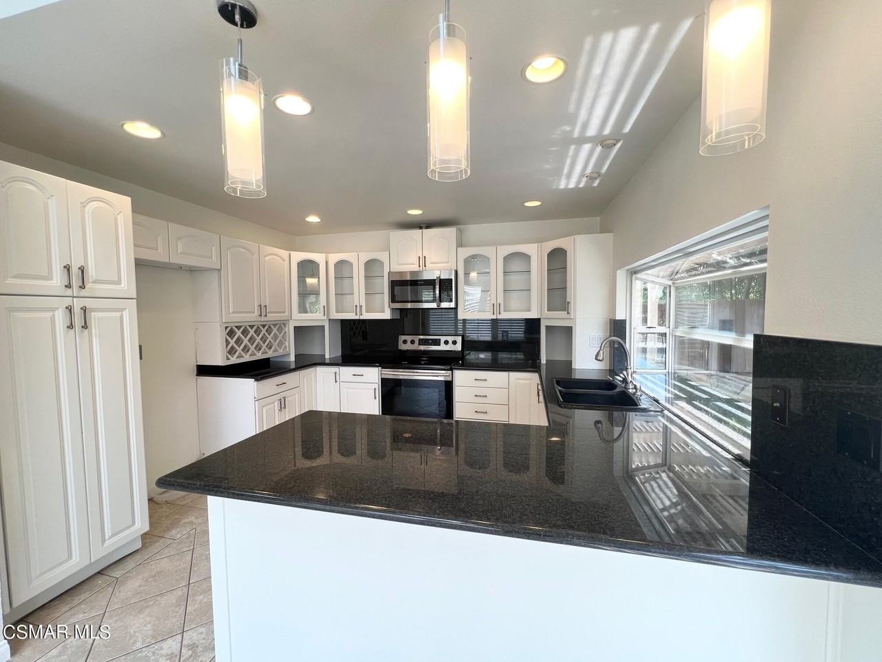 3077 Saddleback Ct - Photo 7 of 21