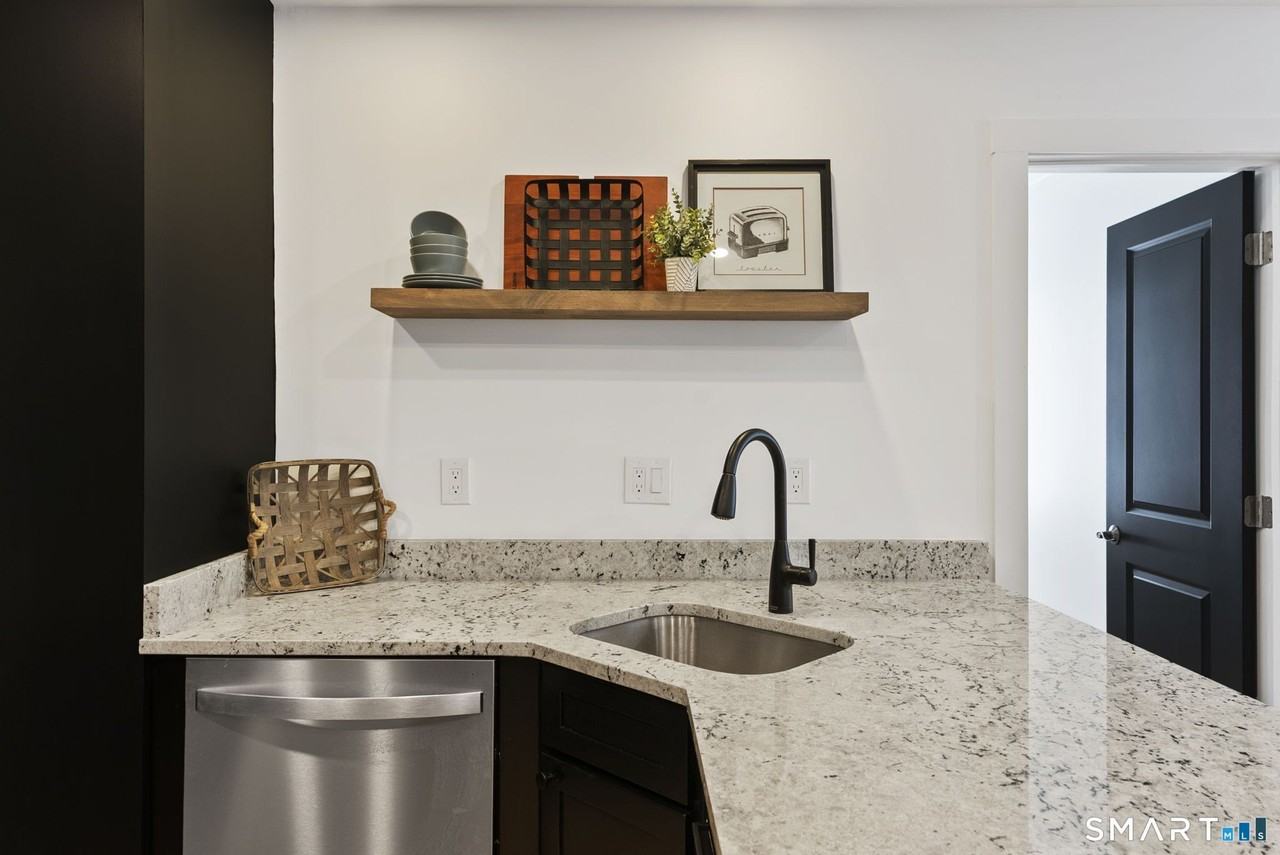 179 Butternut St Unit 7 #7 - Photo 7 of 38