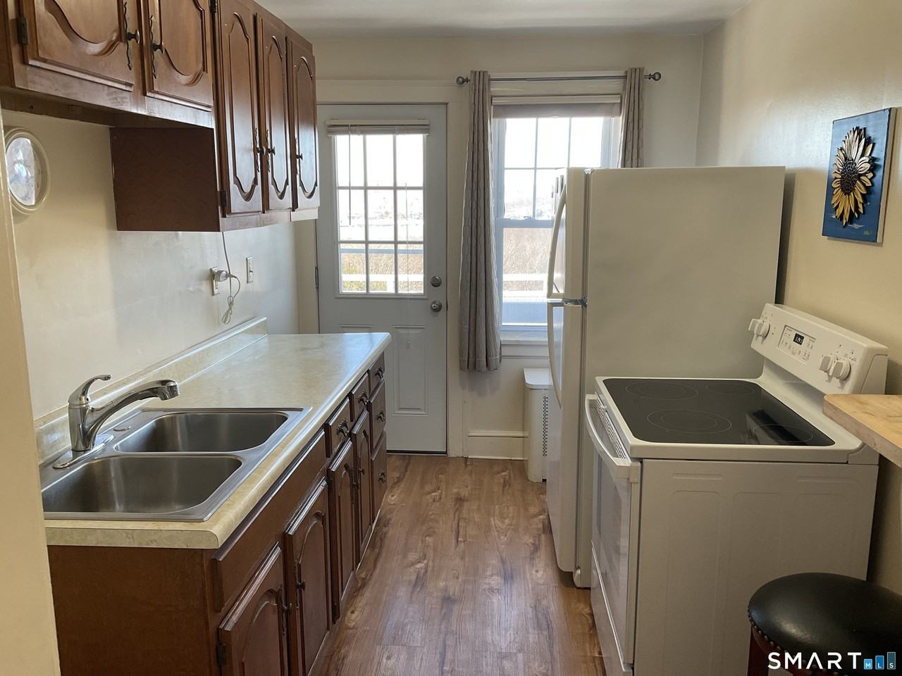 405 Mohegan Avenue Pkwy - Photo 2 of 18