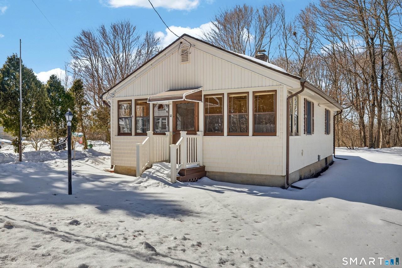 12 Pine St - Photo 3 of 28