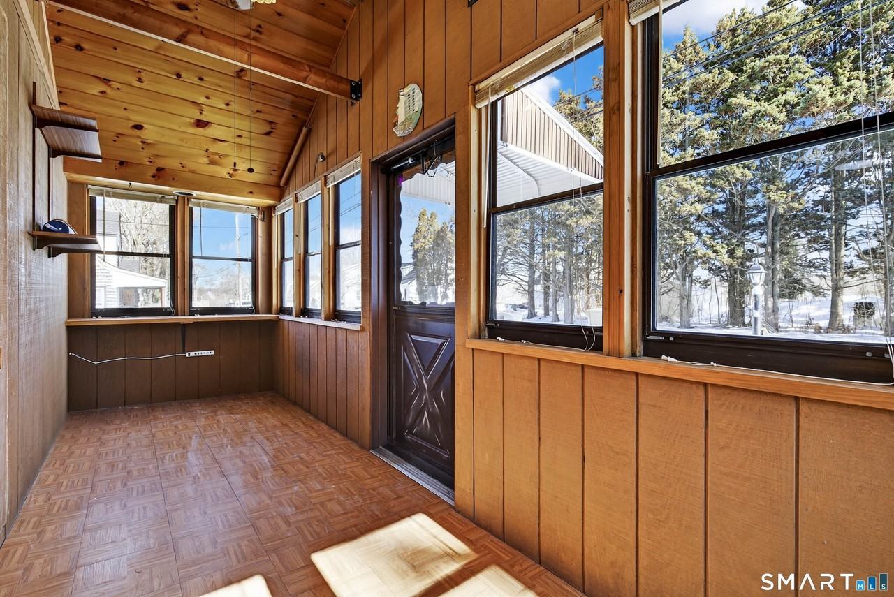 12 Pine St - Photo 4 of 28