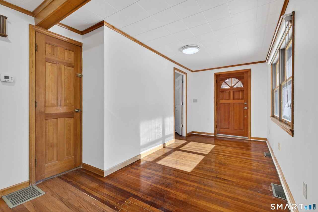 12 Pine St - Photo 7 of 28