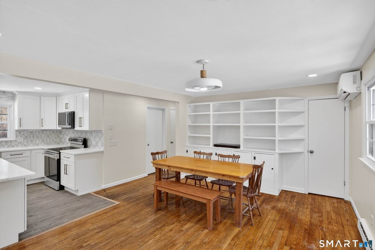 5 Stoneleigh Knls - Photo 4 of 24