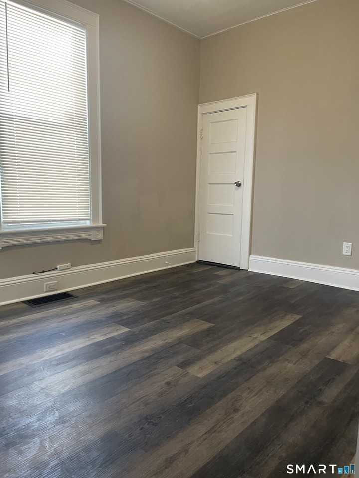 227 Arctic St - Photo 7 of 19