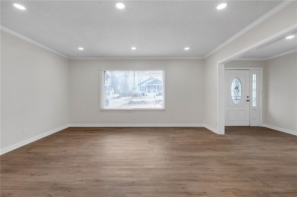 2060 Baker Rd Nw - Photo 4 of 24