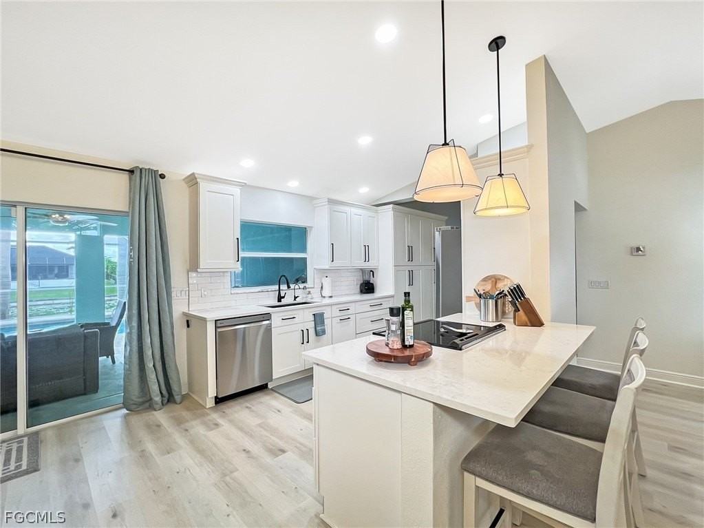 1325 Ne 5th Pl - Photo 7 of 34