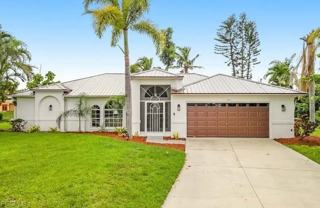 915 Sw 1st Ter - Photo 1 of 1