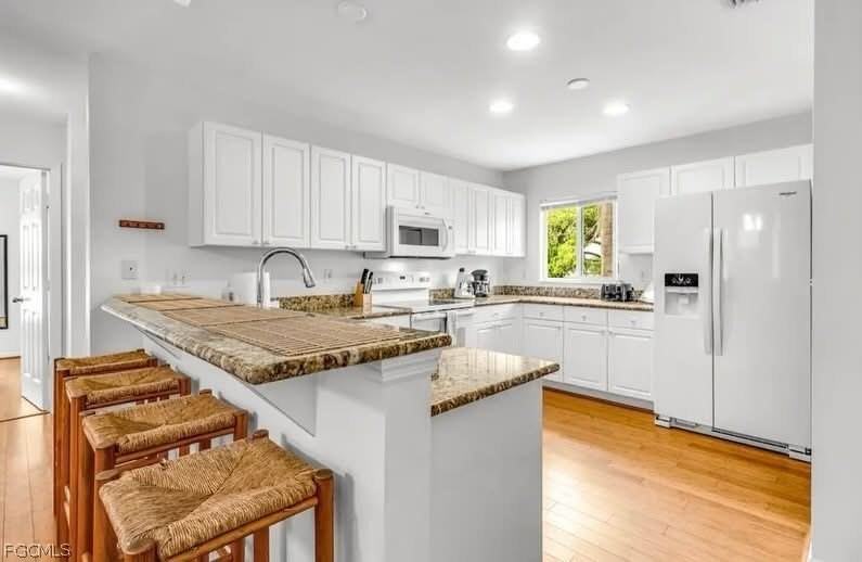 915 Sw 1st Ter - Photo 3 of 10