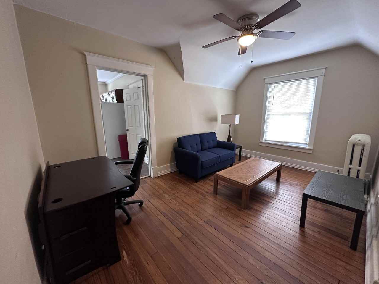 535 Archer Avenue unit: Upper Apt. 2 - Photo 5 of 21