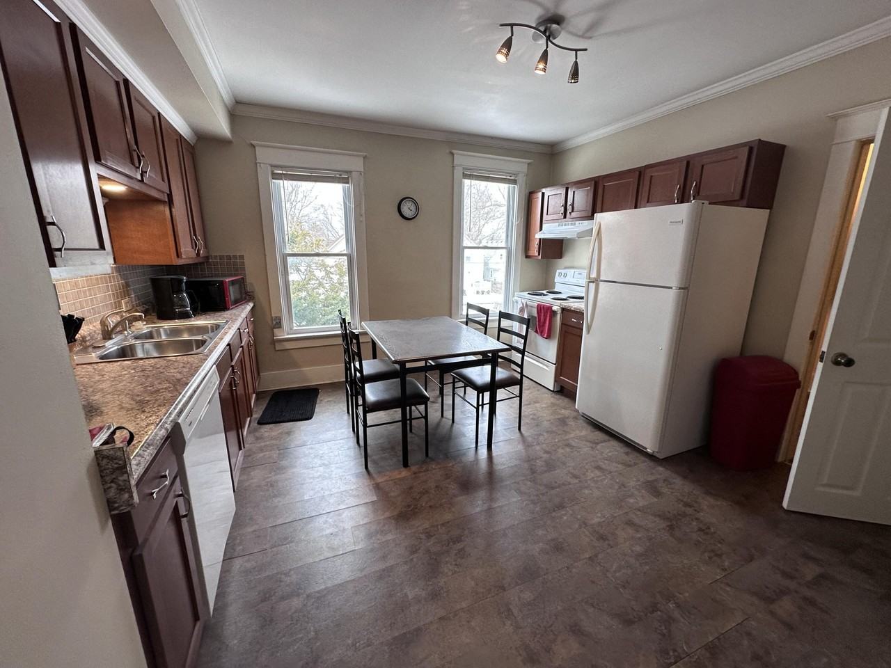 535 Archer Avenue unit: Upper Apt. 2 - Photo 7 of 21