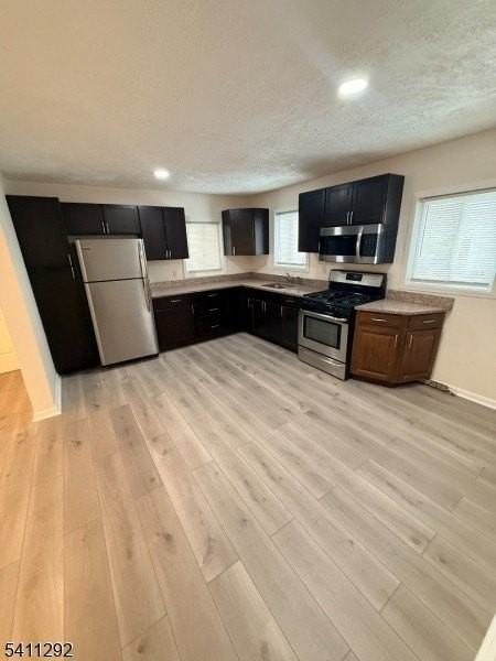 1004 Sheridan Ave - Photo 2 of 9