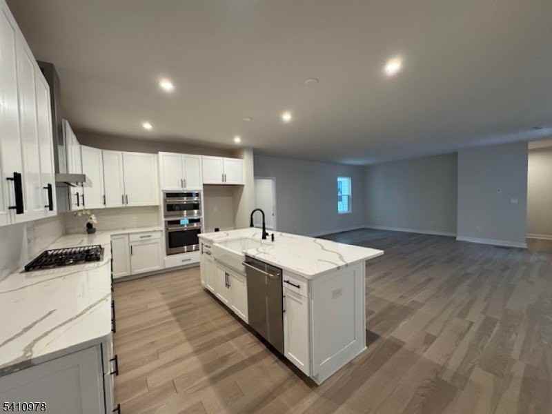 61 Willow Ln - Photo 4 of 28