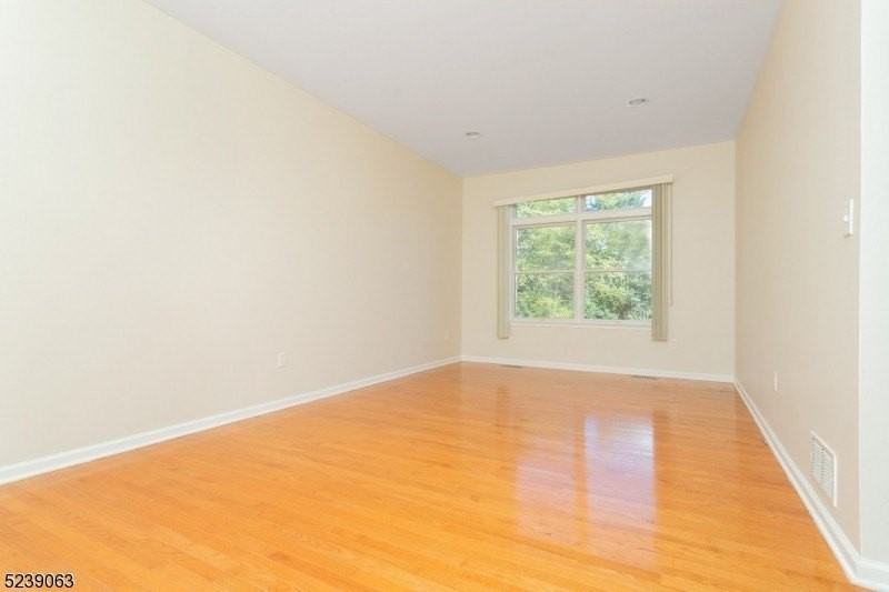 572 Old Dover Rd - Photo 5 of 24