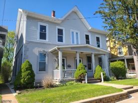 154 W Washington Ave #A - Photo 1 of 1