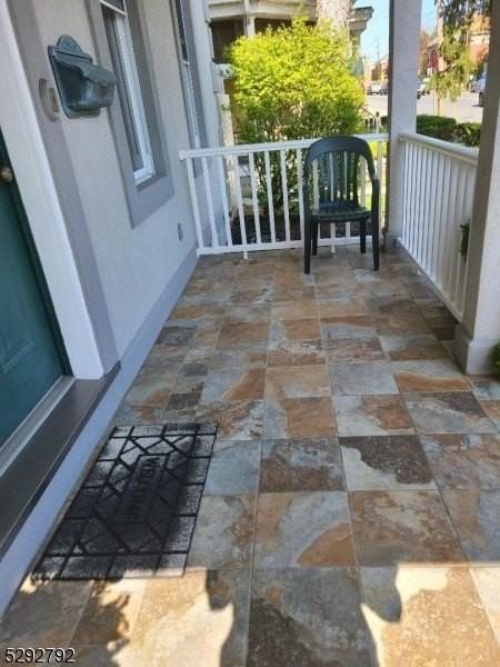 154 W Washington Ave #A - Photo 3 of 27