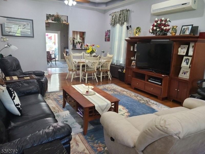 154 W Washington Ave #A - Photo 7 of 27