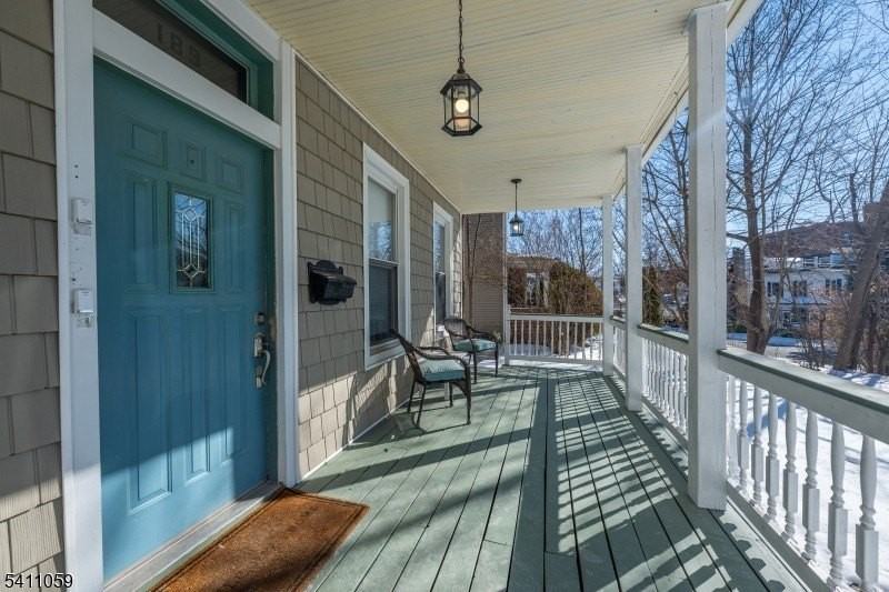 189 Washington St #1 - Photo 4 of 23