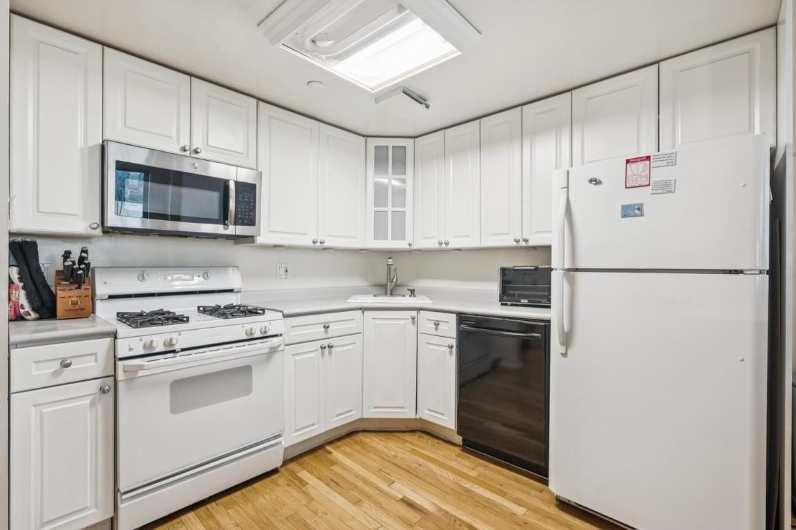 518 Gregory Ave #A222 - Photo 6 of 21