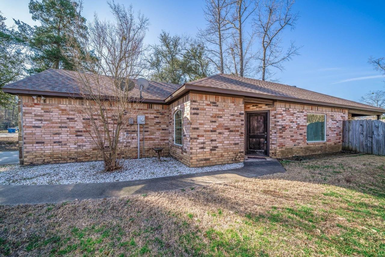 2207 Redbud St - Photo 3 of 31