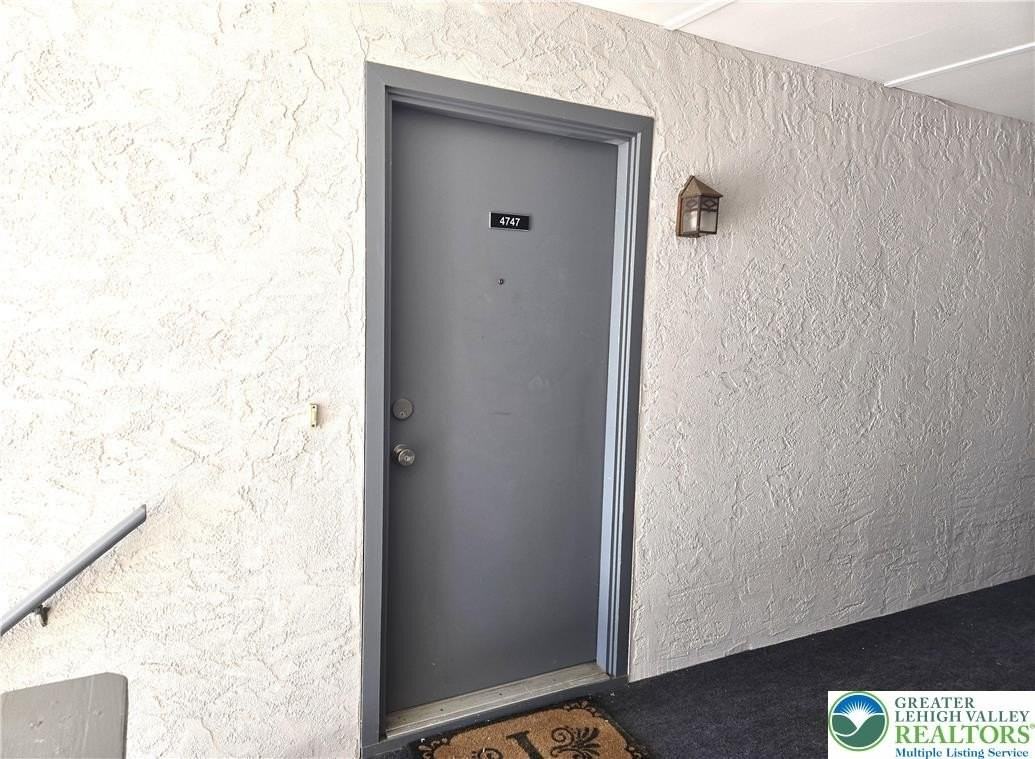 4747 Cheryl Dr - Photo 2 of 28