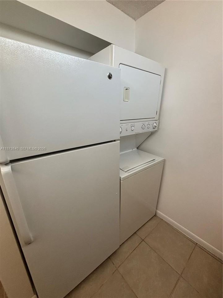 824 Twin Lakes Dr #18F - Photo 6 of 19