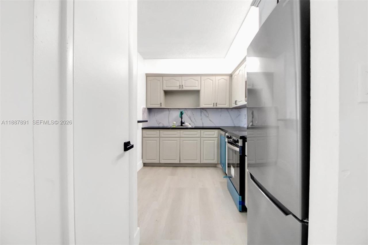 14850 Naranja Lakes Blvd #B4G - Photo 4 of 22