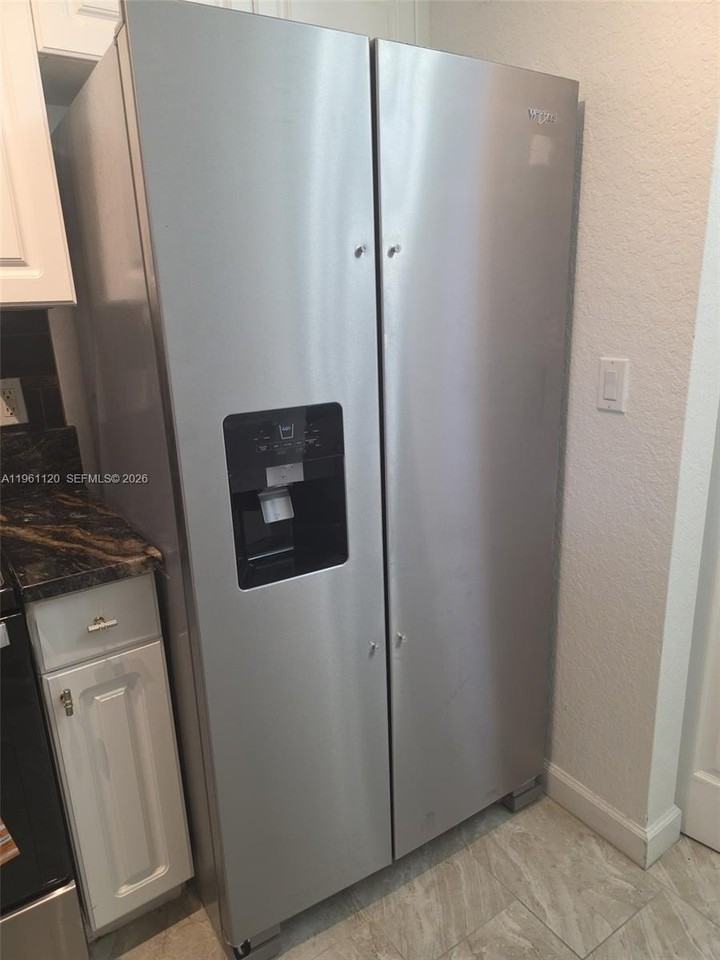 4211 Napoli Lake Dr #4211 - Photo 7 of 25