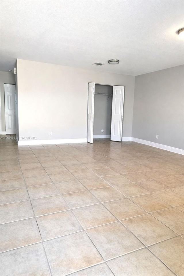 2309 Liberty St #B - Photo 3 of 18